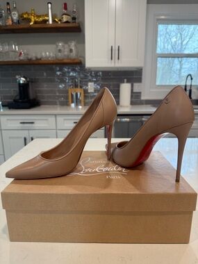 Sporty Kate Christian Louboutin Nude